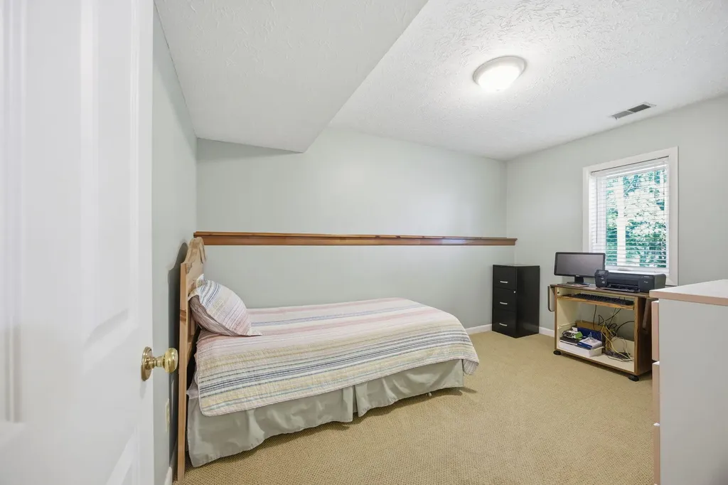 1005 Rain Court Lexington KY 40515