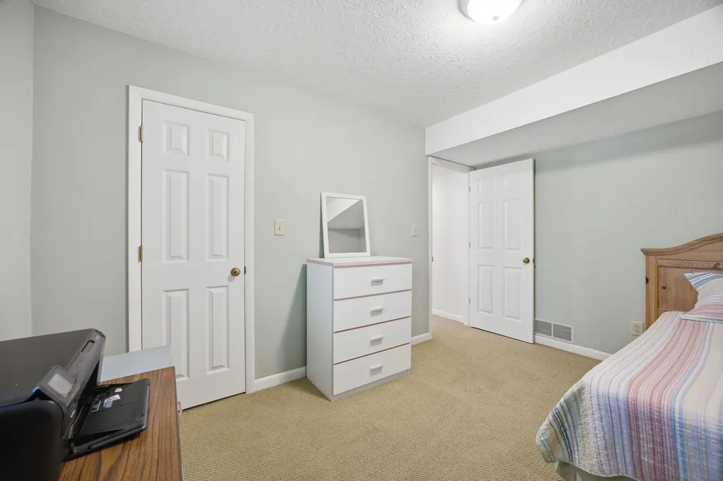 1005 Rain Court Lexington KY 40515