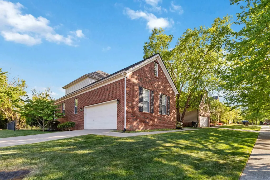 292 Jane Briggs Avenue Lexington KY 40509