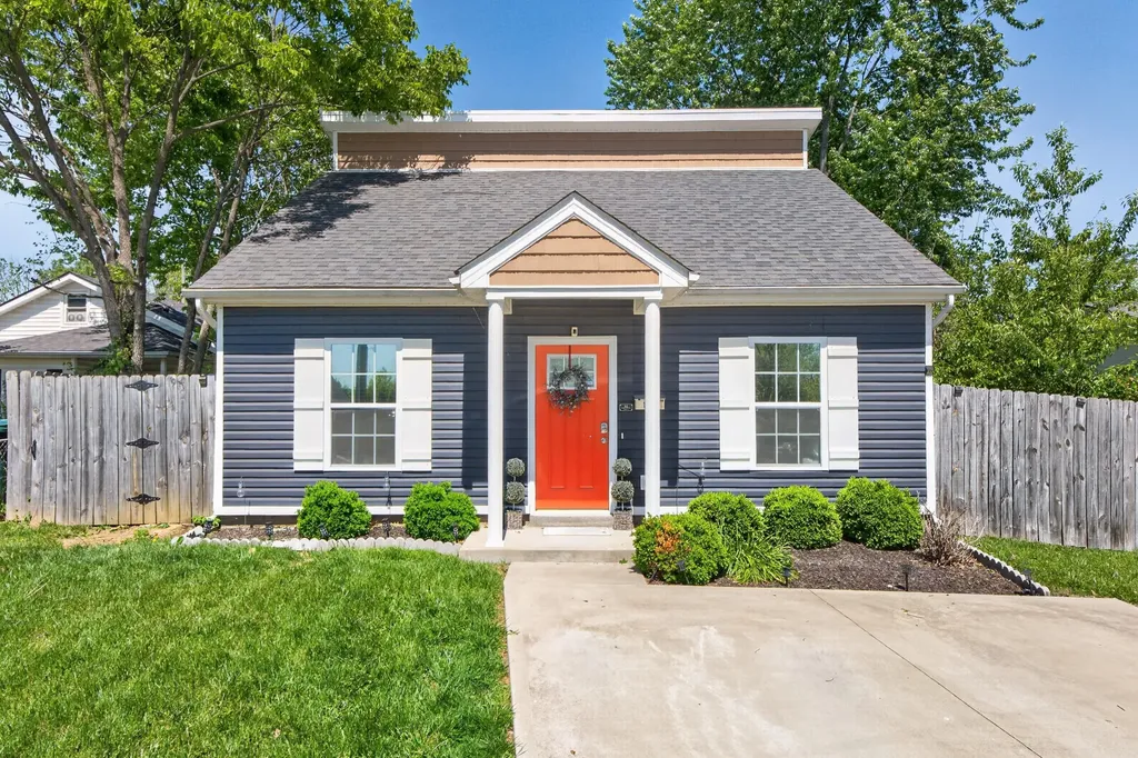 1831 Brent Street Paris KY 40361