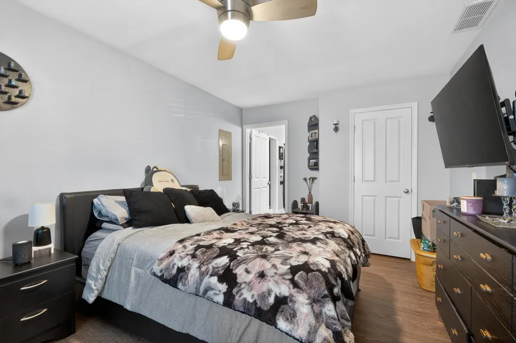 1831 Brent Street Paris KY 40361