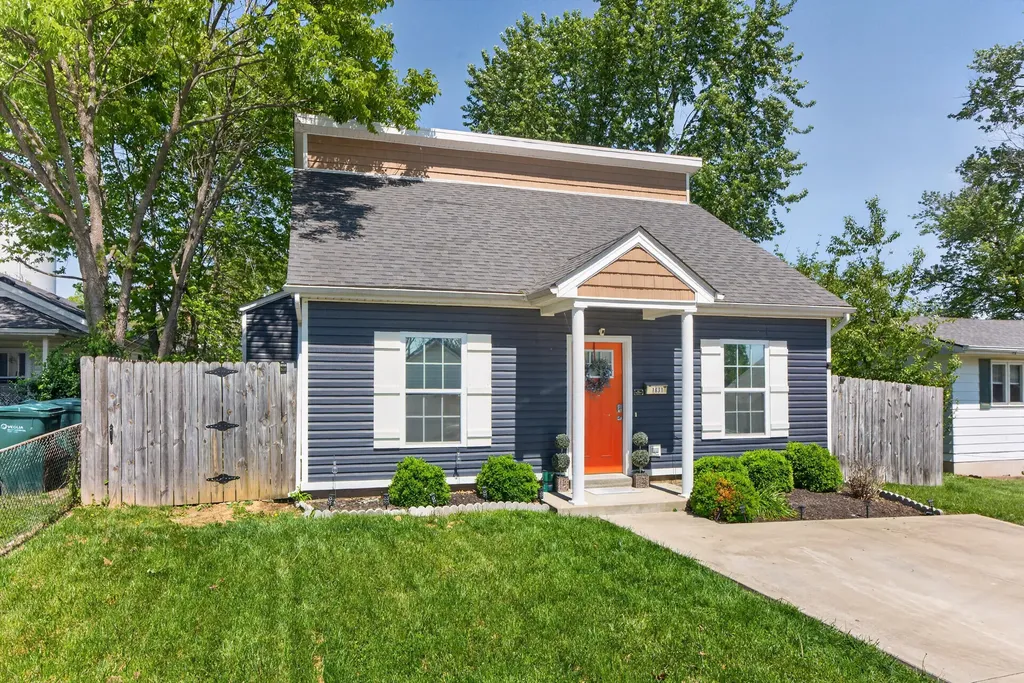 1831 Brent Street Paris KY 40361