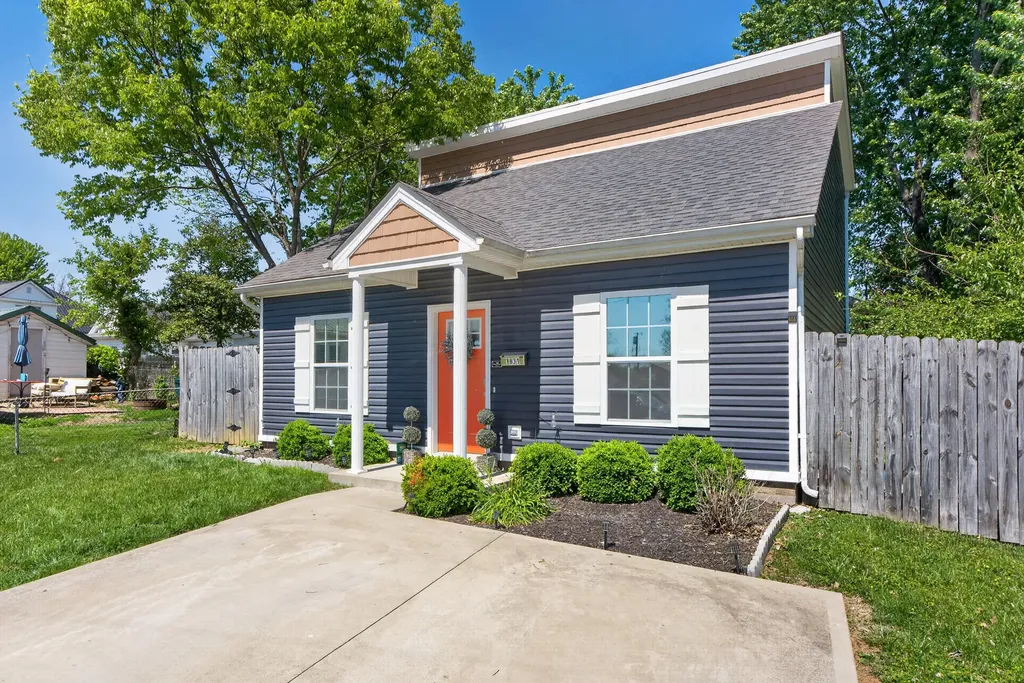 1831 Brent Street Paris KY 40361