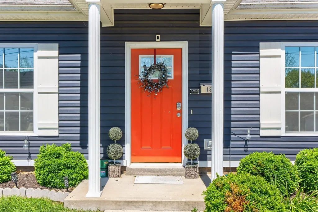 1831 Brent Street Paris KY 40361