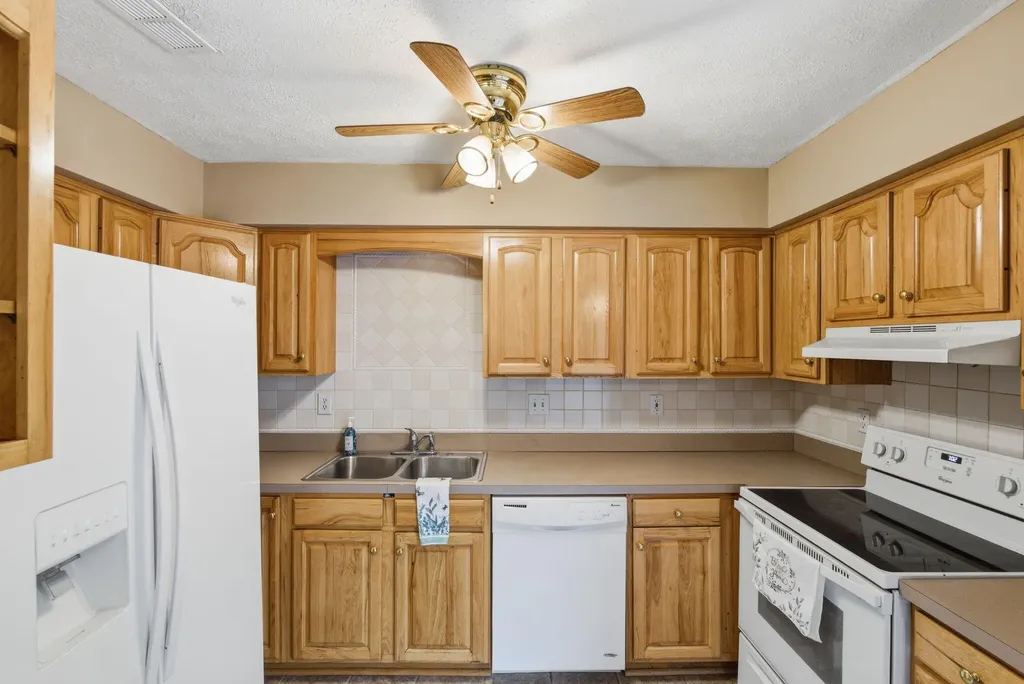 308 Squires Road Lexington KY 40515