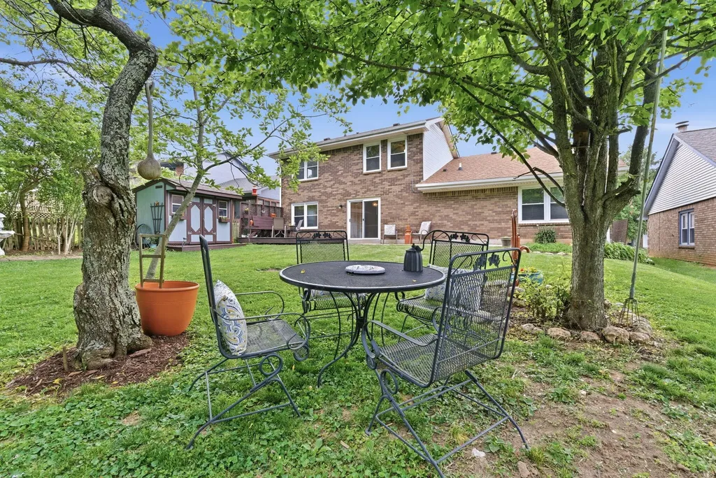 308 Squires Road Lexington KY 40515