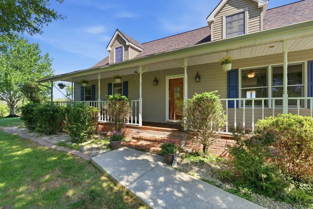 931 Dryden Road Sadieville KY 40370