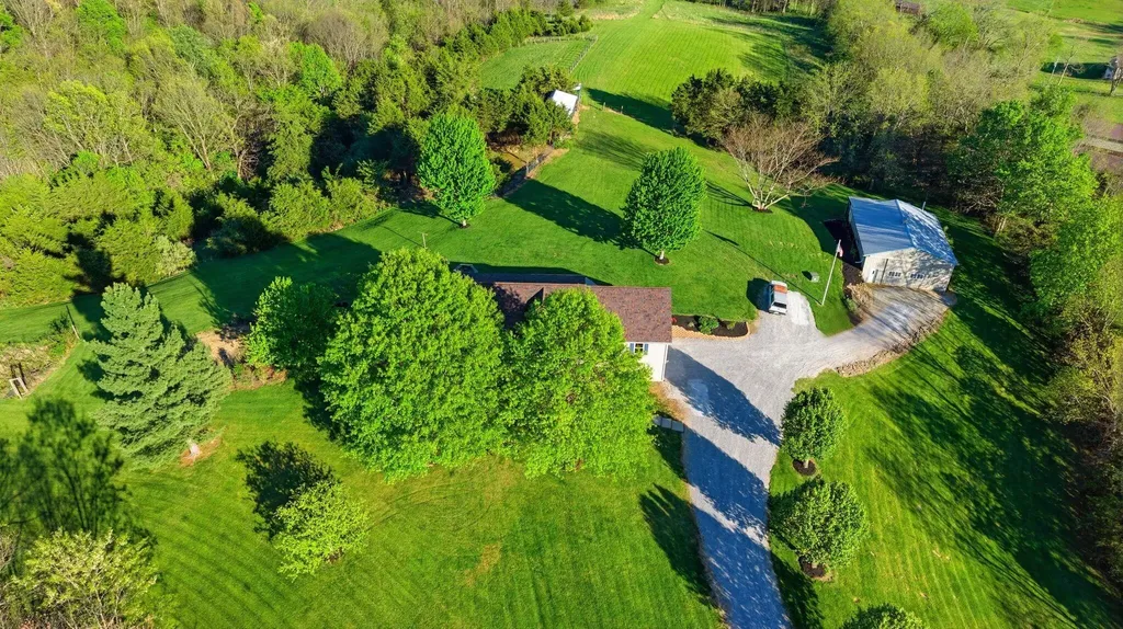 931 Dryden Road Sadieville KY 40370