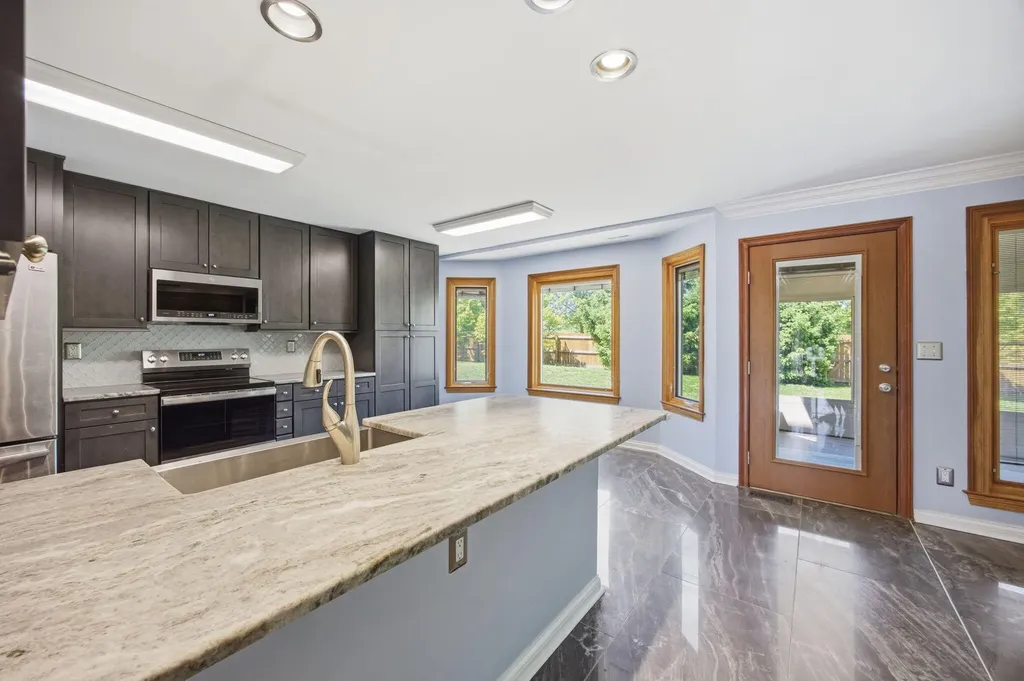 2233 Wilmington Lane Lexington KY 40513