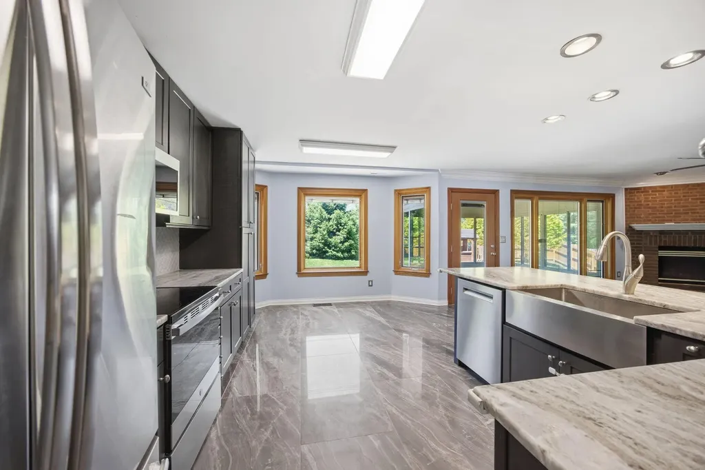 2233 Wilmington Lane Lexington KY 40513
