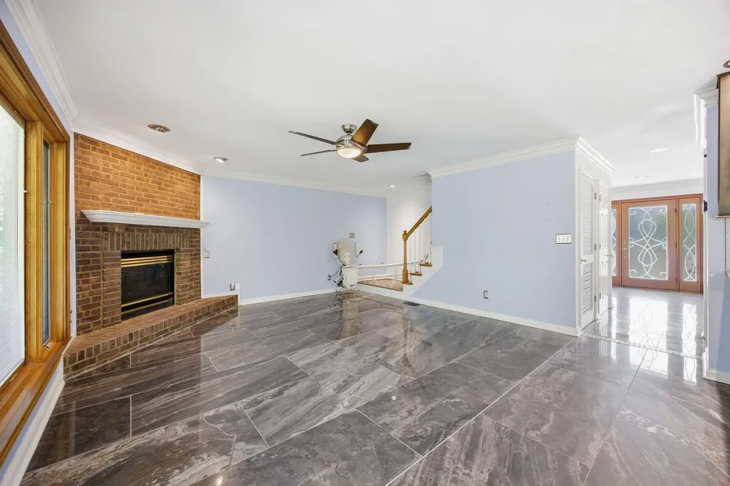 2233 Wilmington Lane Lexington KY 40513