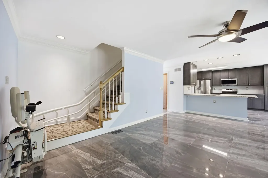 2233 Wilmington Lane Lexington KY 40513