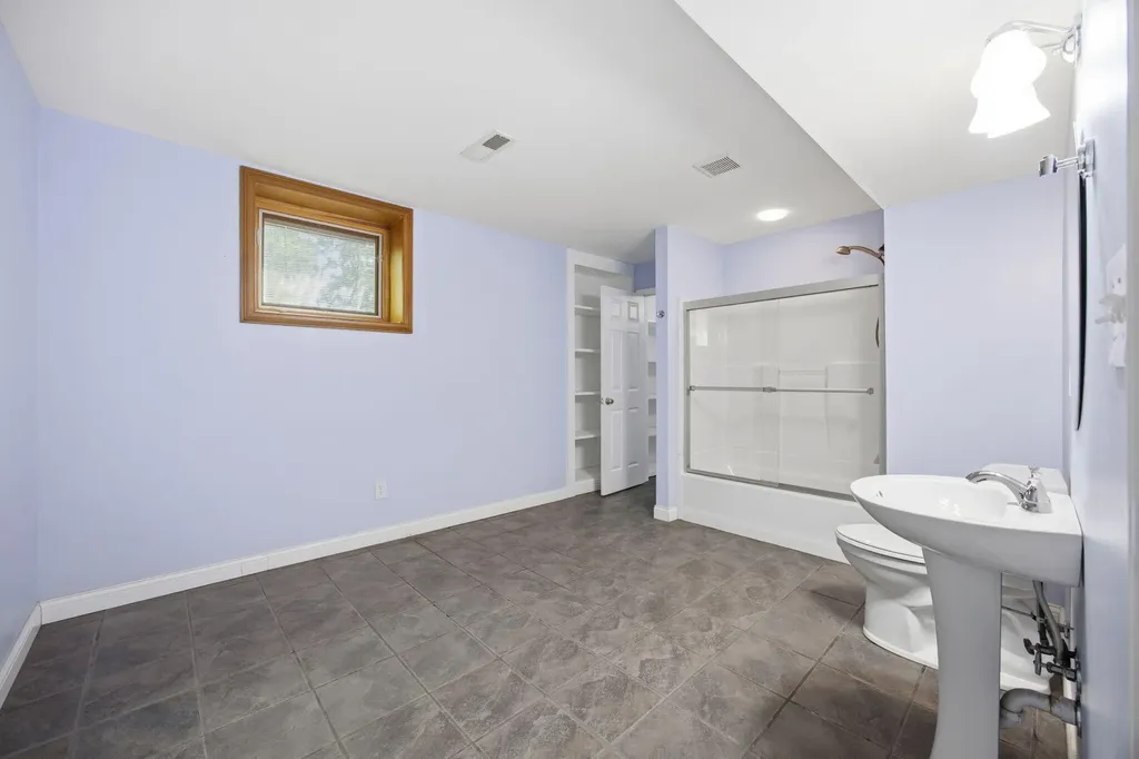2233 Wilmington Lane Lexington KY 40513
