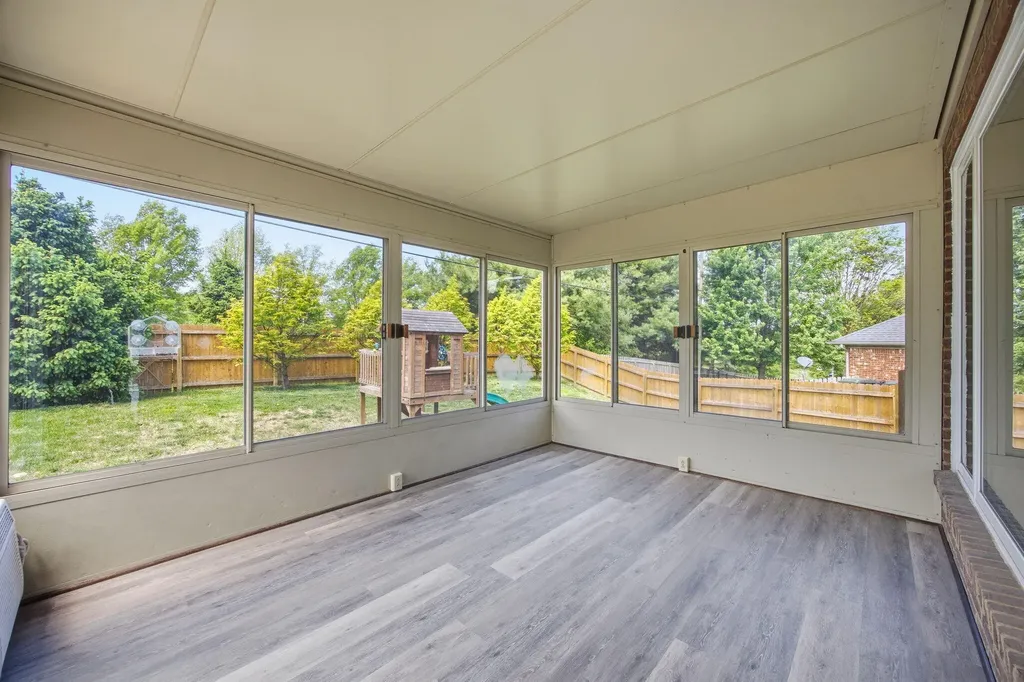 2233 Wilmington Lane Lexington KY 40513