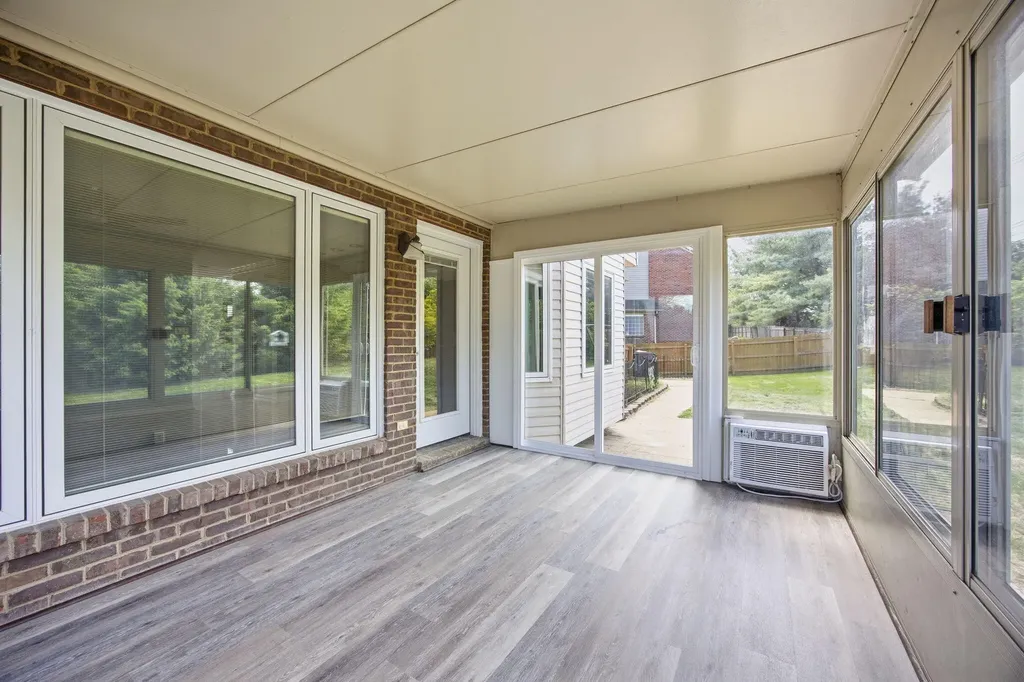 2233 Wilmington Lane Lexington KY 40513