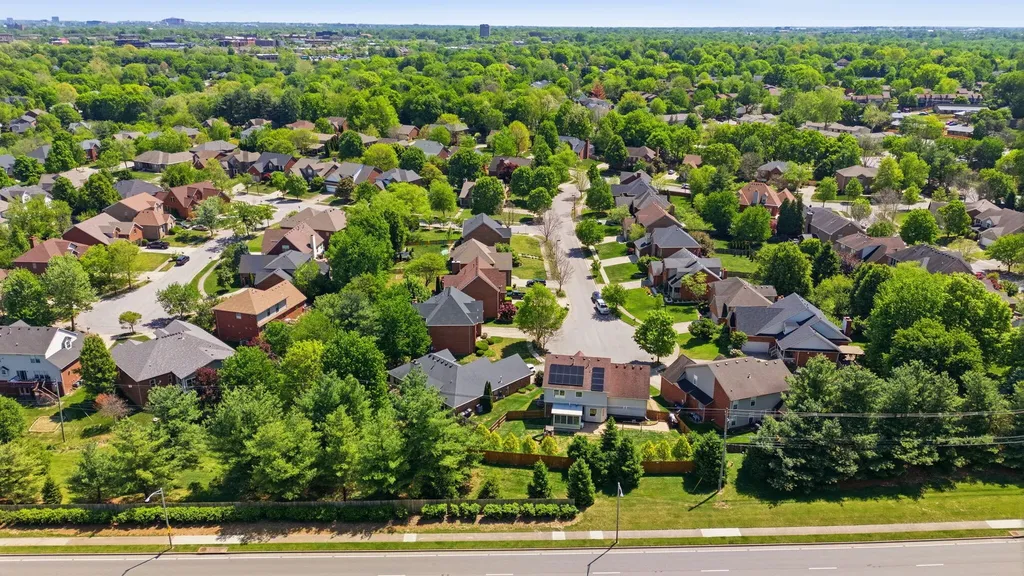 2233 Wilmington Lane Lexington KY 40513