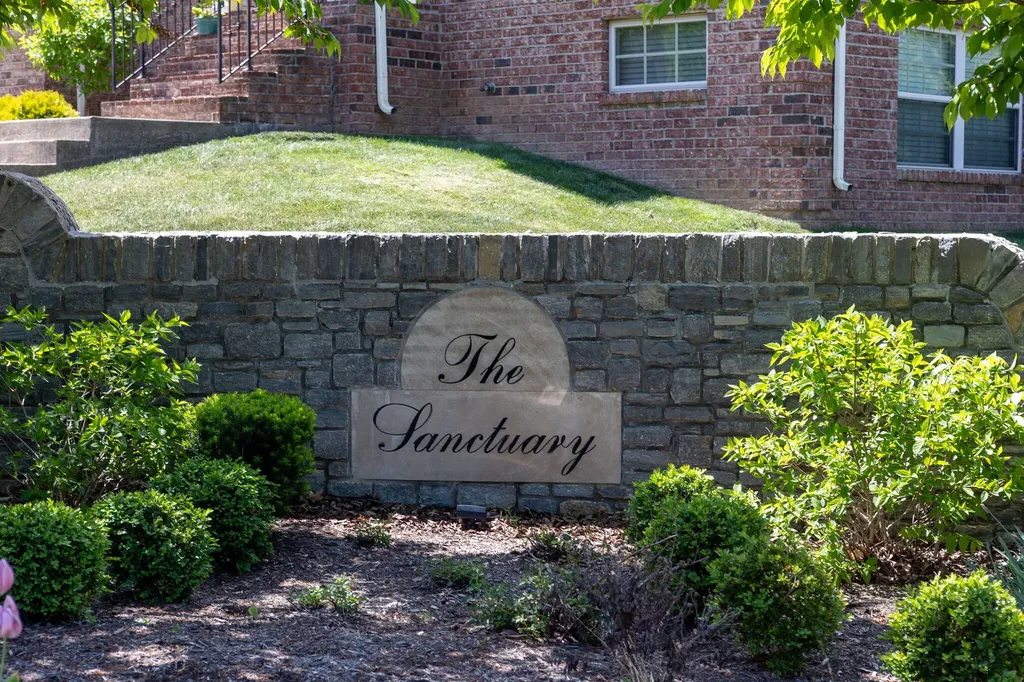 2233 Wilmington Lane Lexington KY 40513
