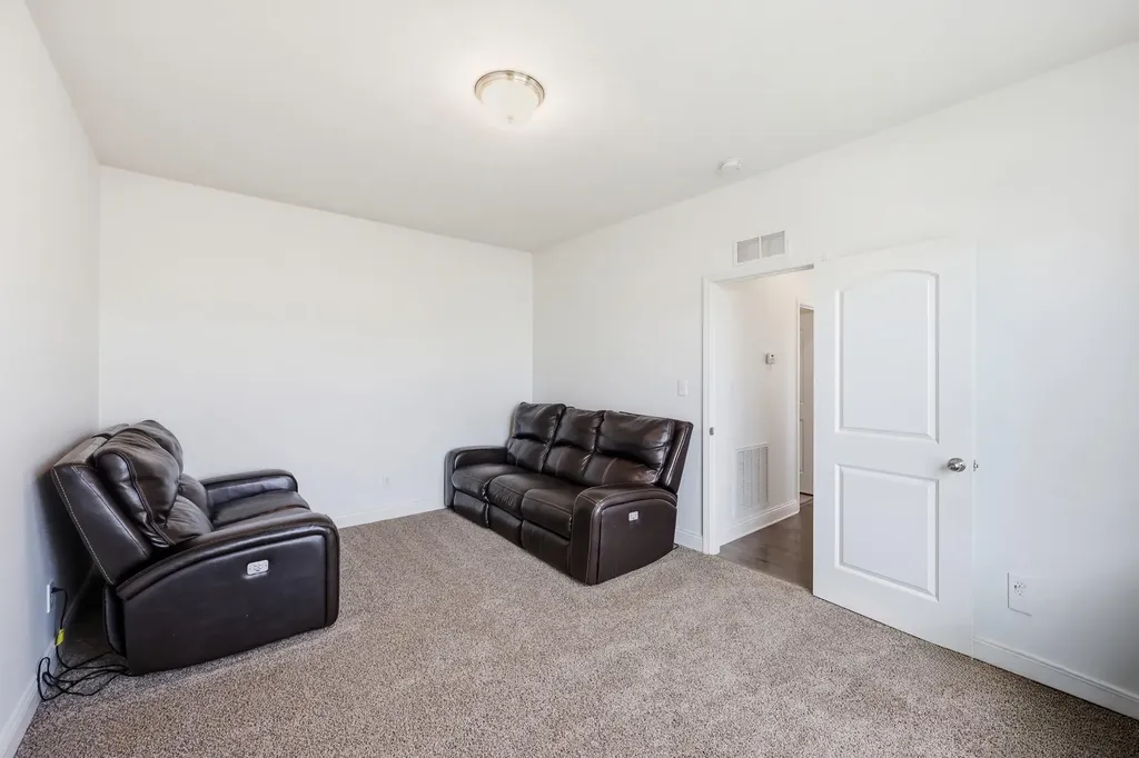 5015 Prairie Rose Way Versailles KY 40383