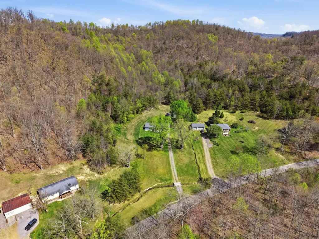 1300 Carter School Road Stanford KY 40484