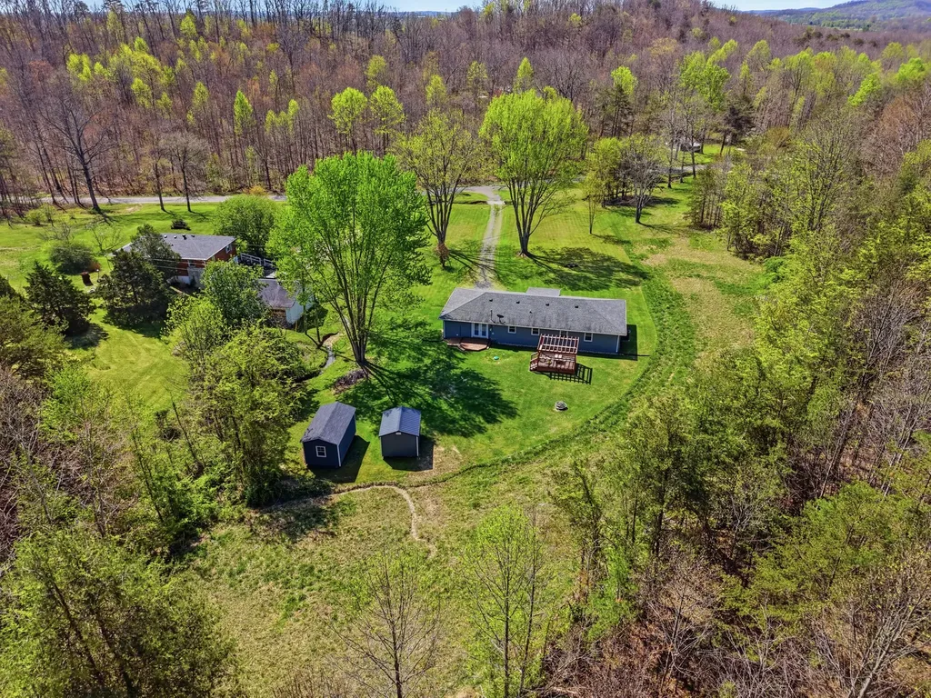1300 Carter School Road Stanford KY 40484