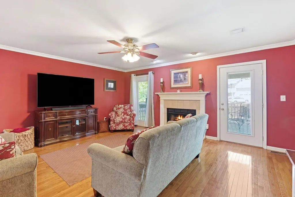 949 Rockbridge Road Lexington KY 40515