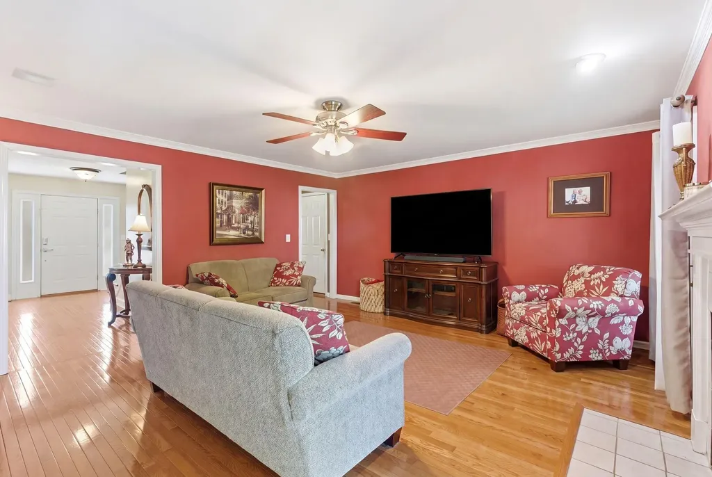 949 Rockbridge Road Lexington KY 40515