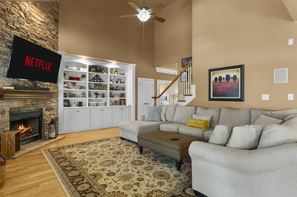 538 Houston Oaks Drive Paris KY 40361