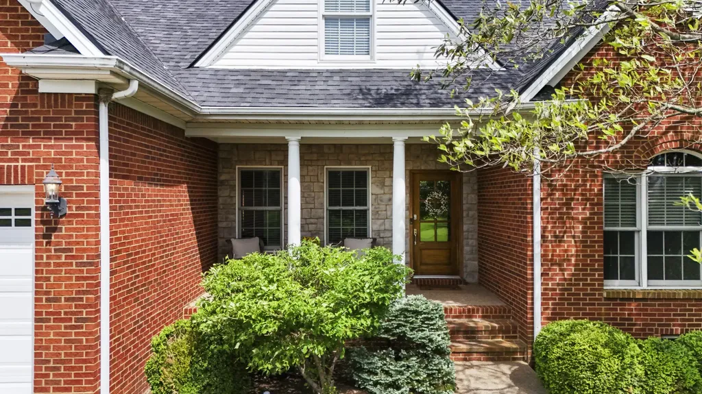 538 Houston Oaks Drive Paris KY 40361
