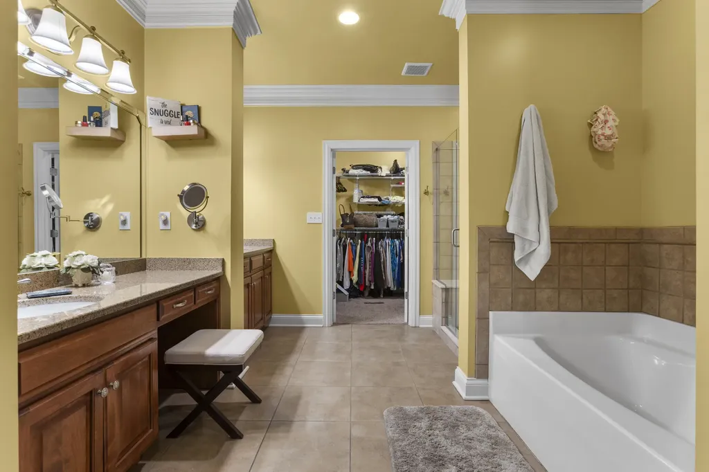538 Houston Oaks Drive Paris KY 40361