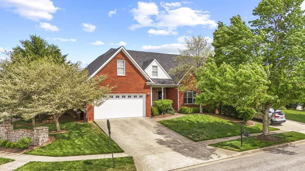 538 Houston Oaks Drive Paris KY 40361