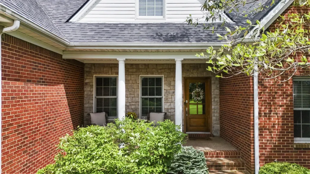 538 Houston Oaks Drive Paris KY 40361