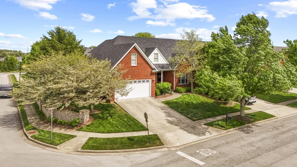 538 Houston Oaks Drive Paris KY 40361
