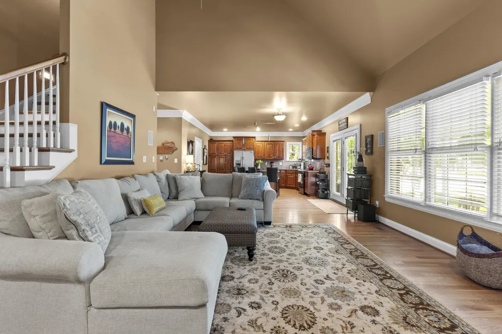 538 Houston Oaks Drive Paris KY 40361