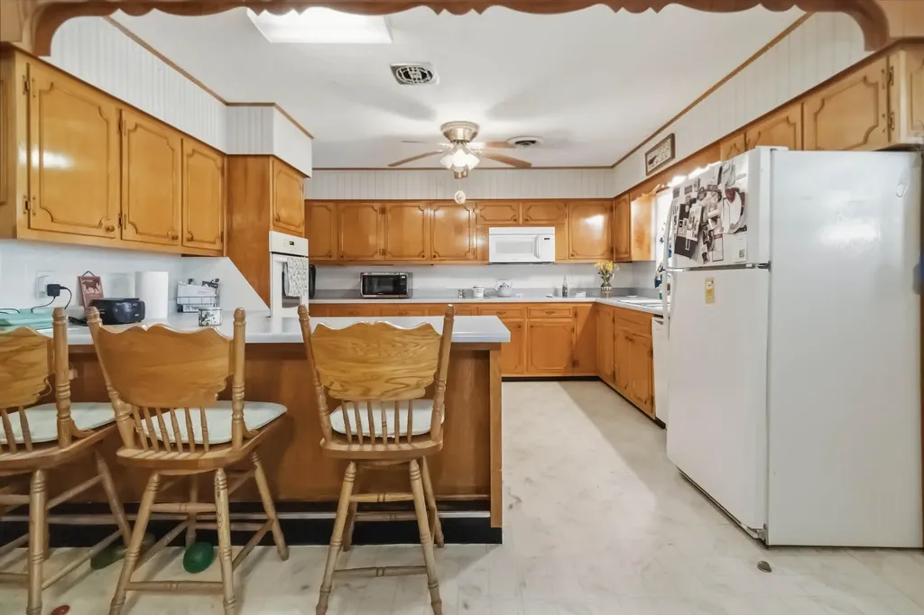 11512 W Highway 80 Nancy KY 42544