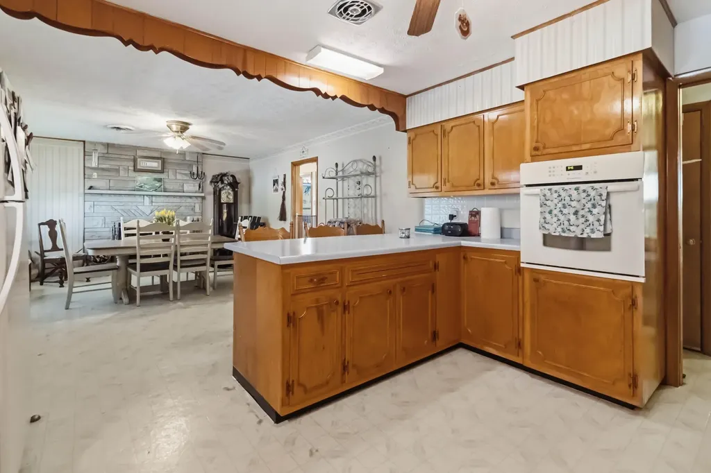 11512 W Highway 80 Nancy KY 42544