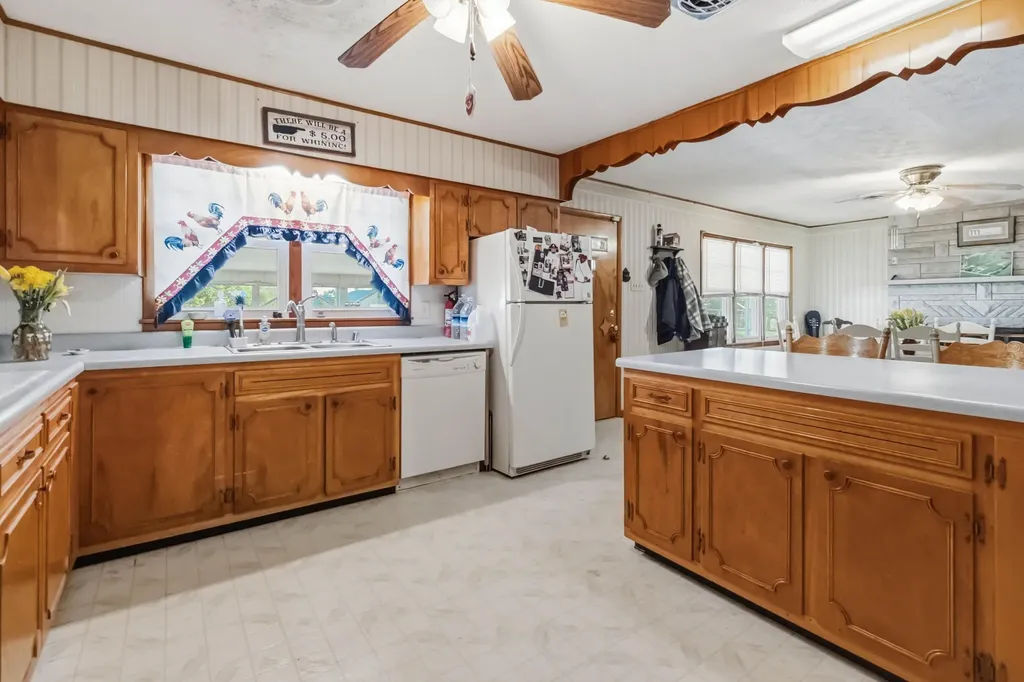 11512 W Highway 80 Nancy KY 42544