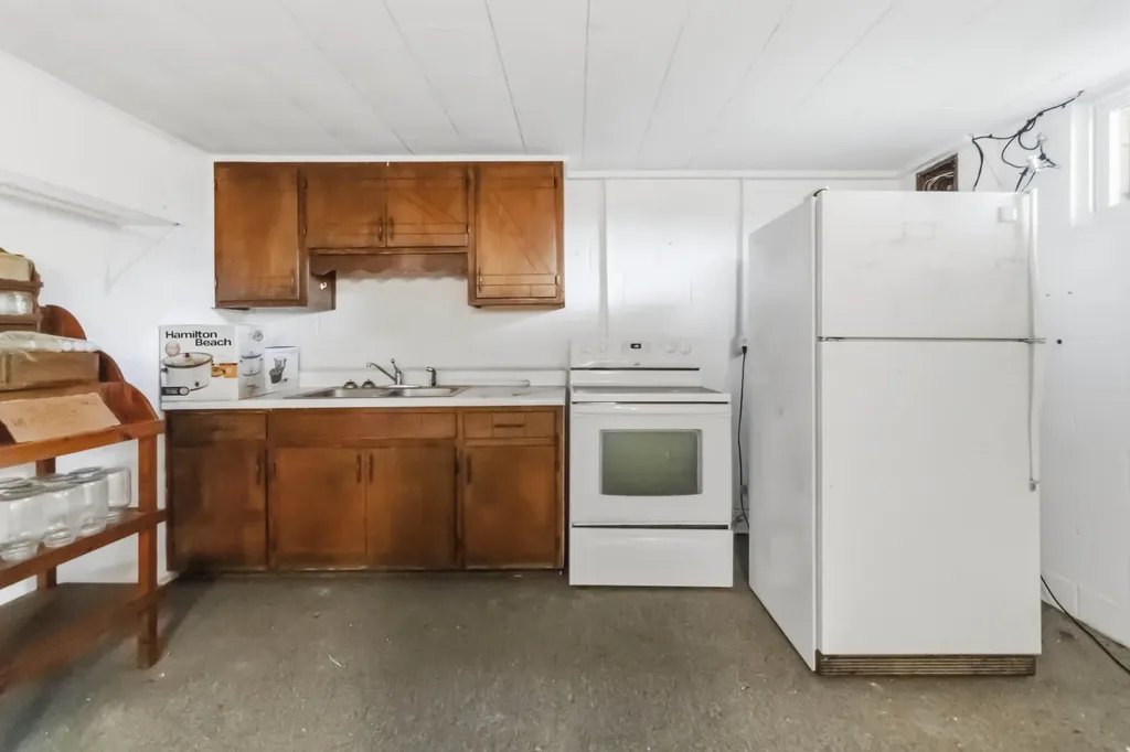 11512 W Highway 80 Nancy KY 42544
