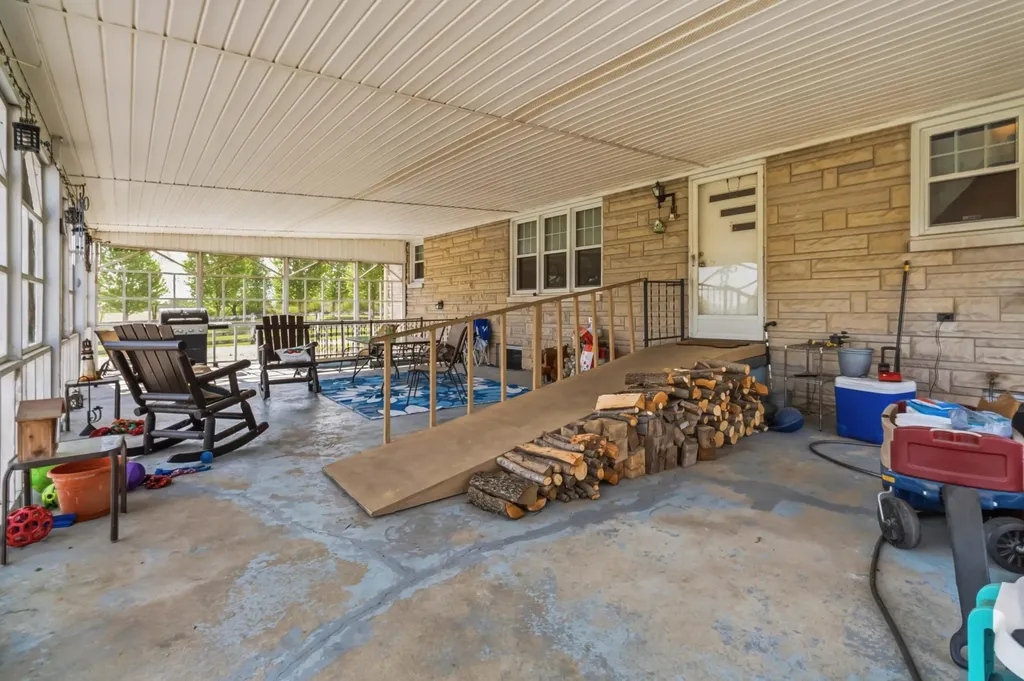 11512 W Highway 80 Nancy KY 42544