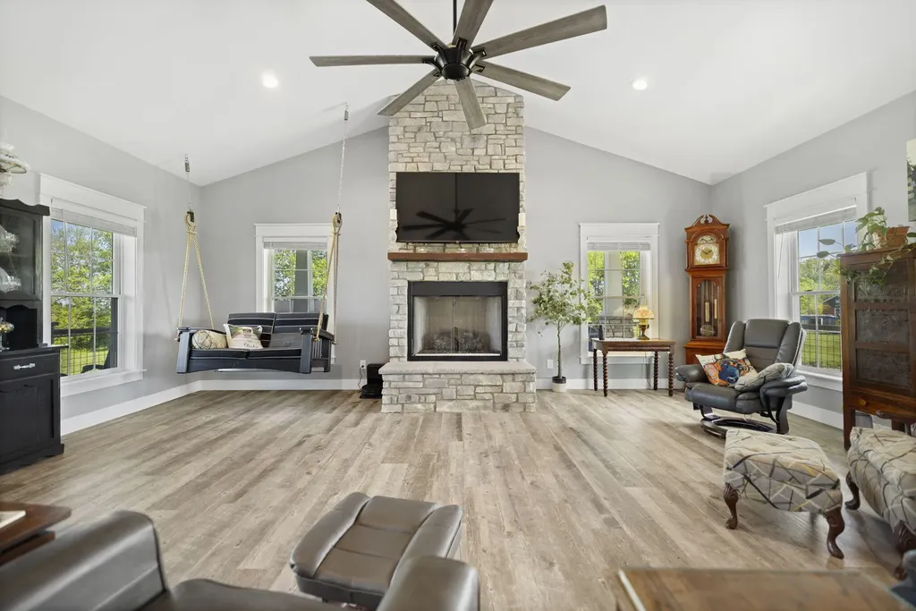165 Dory Drive Salvisa KY 40372