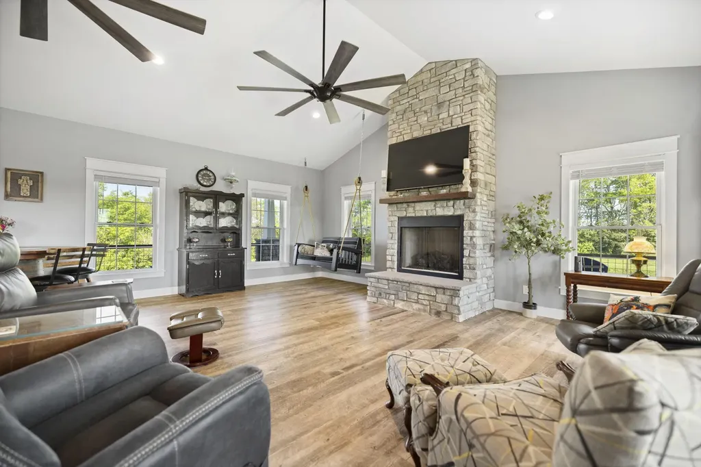 165 Dory Drive Salvisa KY 40372