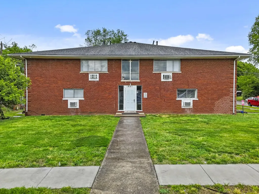 1921 Oxford Circle Lexington KY 40504