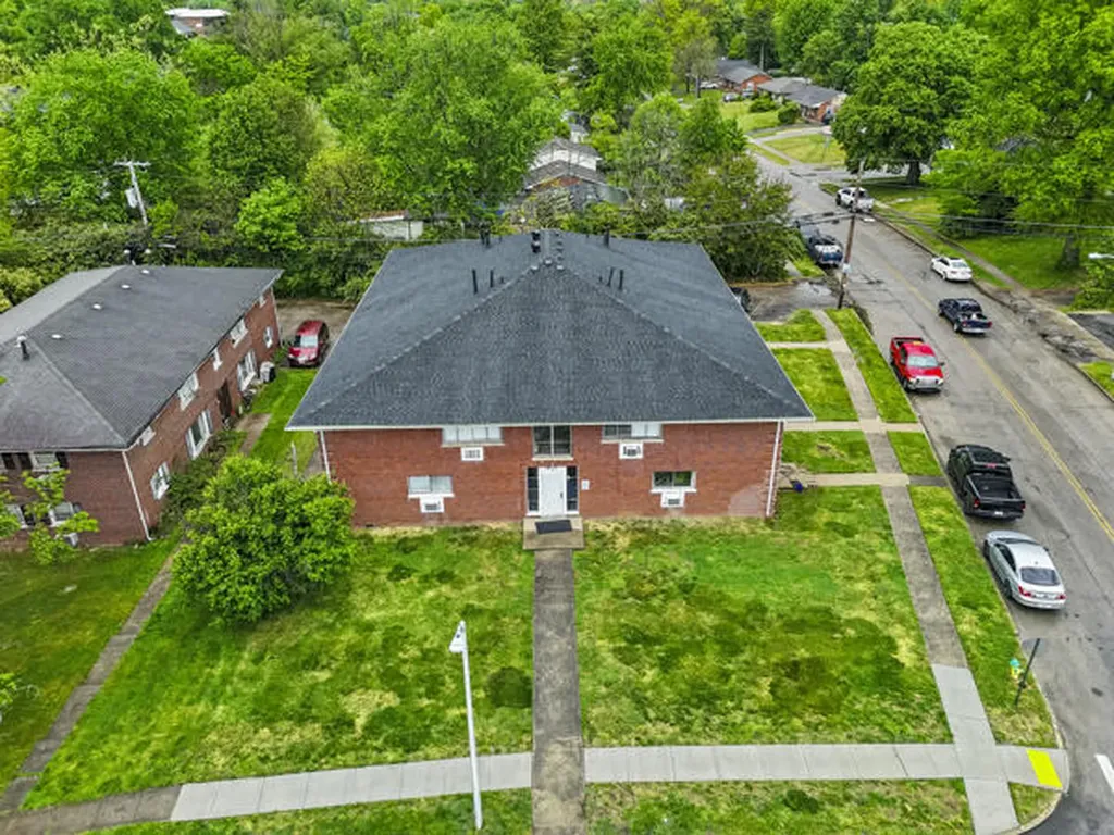 1921 Oxford Circle Lexington KY 40504
