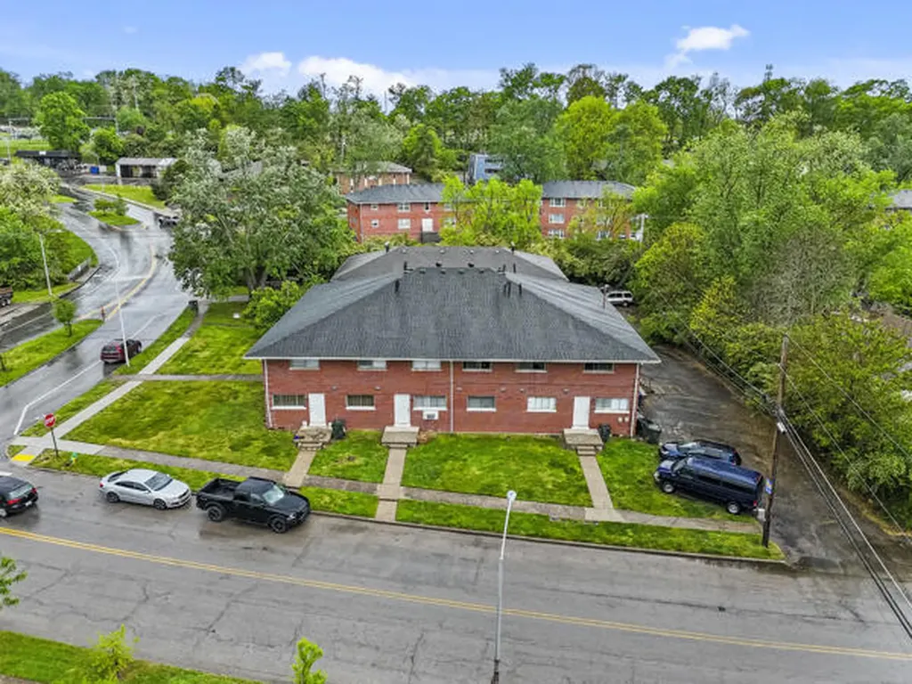 1921 Oxford Circle Lexington KY 40504