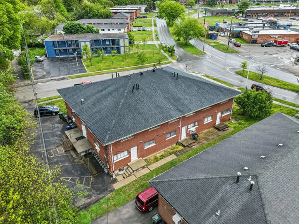 1921 Oxford Circle Lexington KY 40504