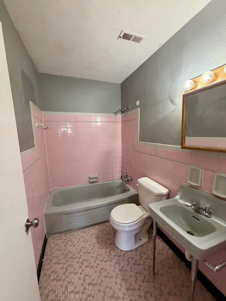 1921 Oxford Circle Lexington KY 40504