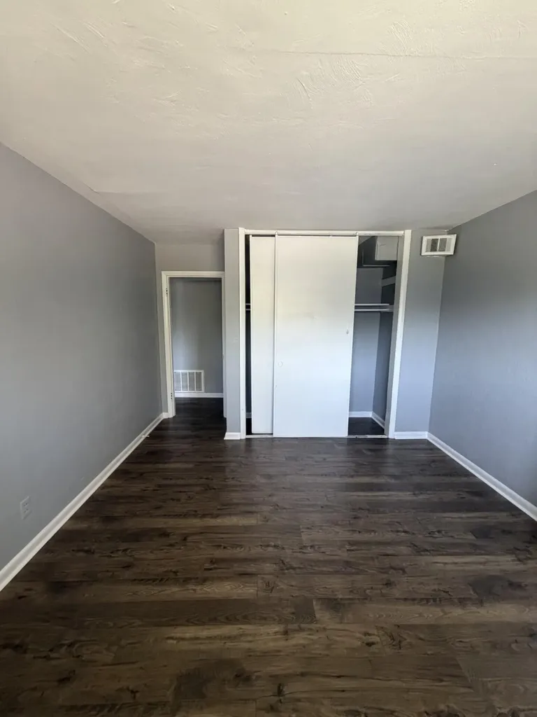 1921 Oxford Circle Lexington KY 40504