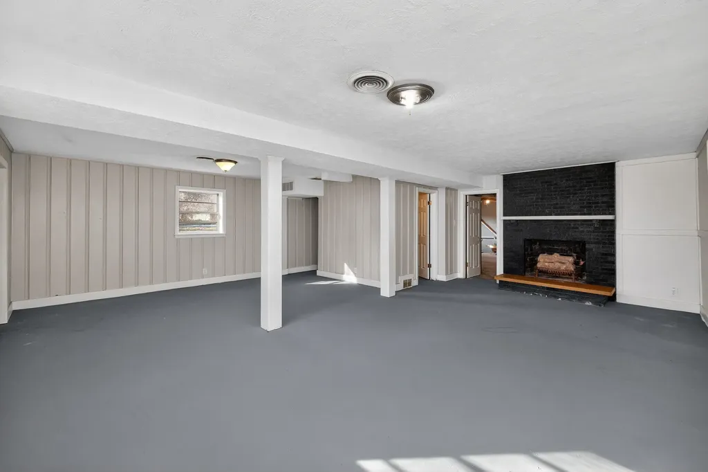 316 Dixie Manor Harrodsburg KY 40330