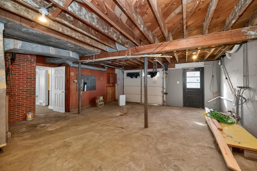 316 Dixie Manor Harrodsburg KY 40330