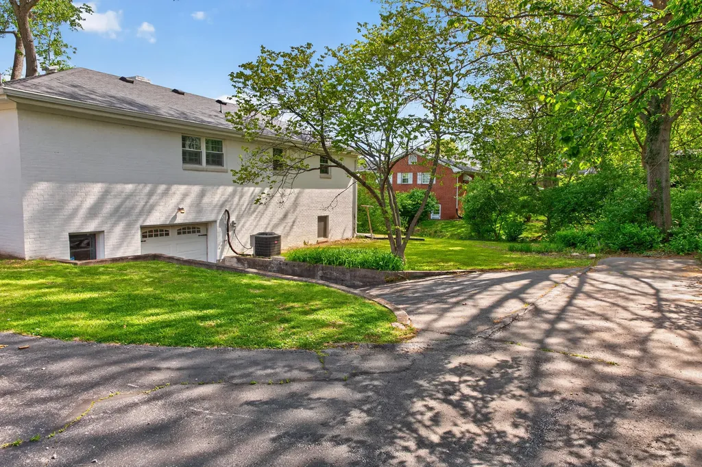 316 Dixie Manor Harrodsburg KY 40330