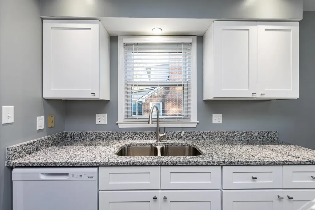 1709 Oak Place Court Lexington KY 40515